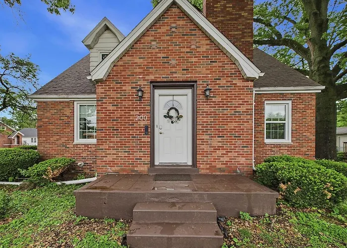Ferienhaus Brick - 3bed 2full Bath! Downtown Edwardsville