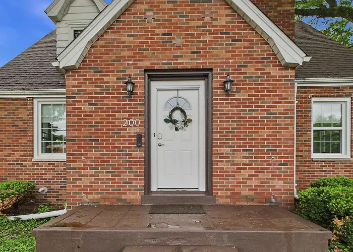 Brick - 3bed 2full Bath! Downtown Edwardsville
