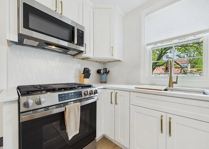 Ferienhaus Brick - 3bed 2full Bath! Downtown *