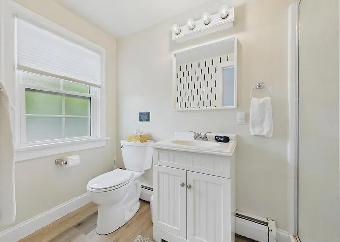 Brick - 3bed 2full Bath! Downtown