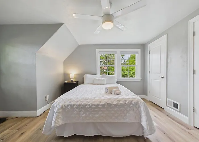 Brick - 3bed 2full Bath! Downtown Ferienhaus *