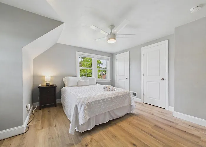 Brick - 3bed 2full Bath! Downtown Ferienhaus *