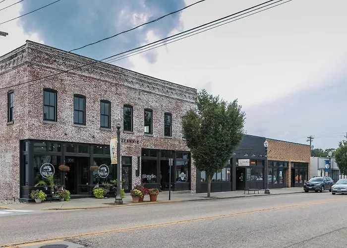 Ferienhaus Brick - 3bed 2full Bath! Downtown
